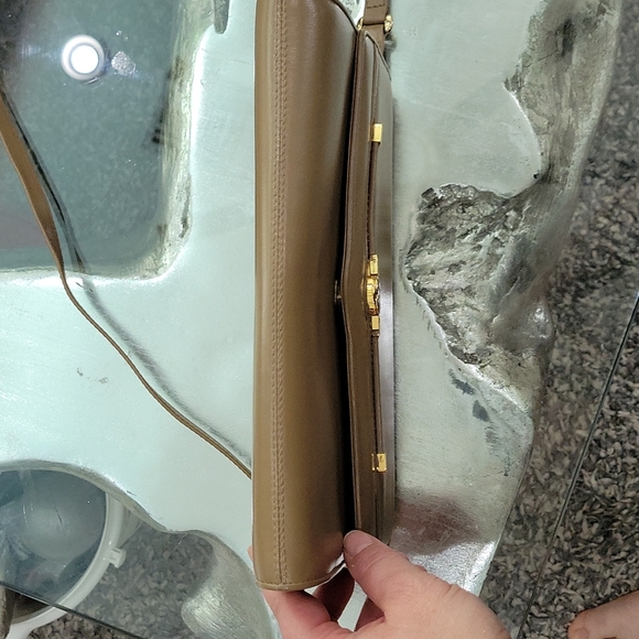 Vintage Gucci Leather Envelope Clutch purse - Picture 9 of 15